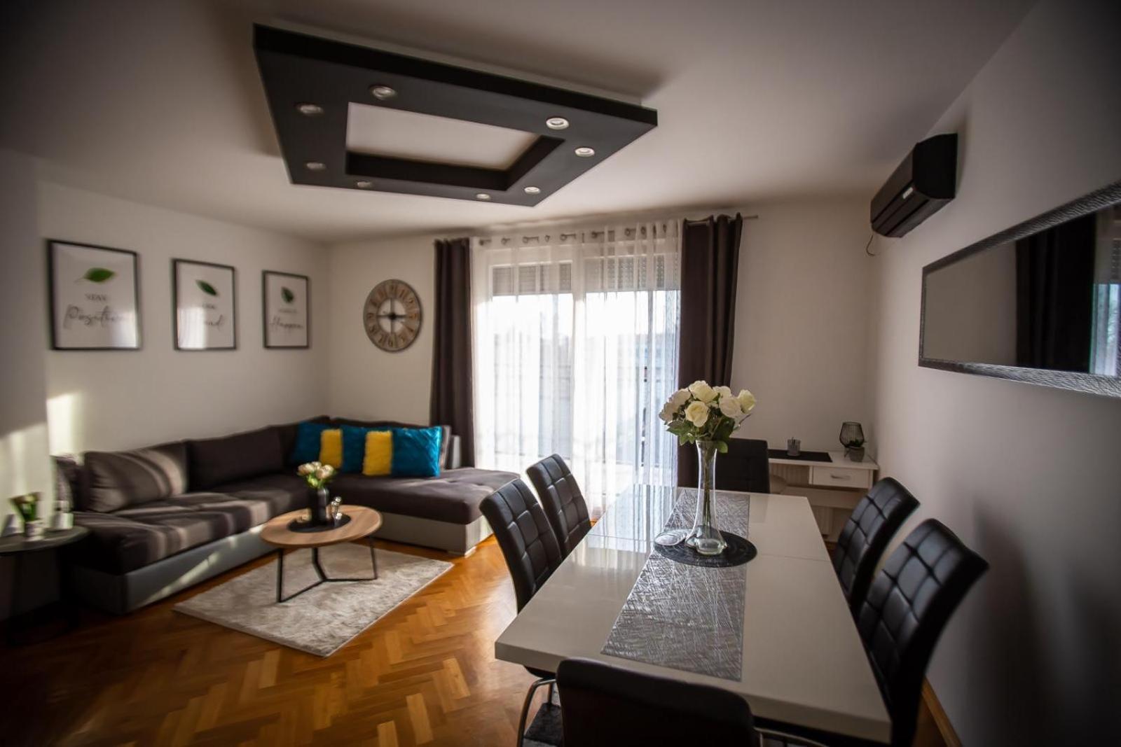 Apartman Elly 斯拉沃尼亚布罗德 外观 照片